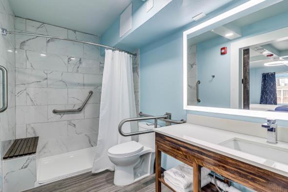 Seaside Boutique Hotel, Waves At Your Doorstep ポート・アランサス エクステリア 写真