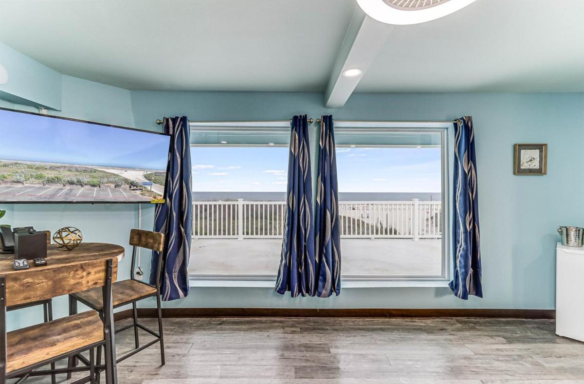 Seaside Boutique Hotel, Waves At Your Doorstep ポート・アランサス エクステリア 写真