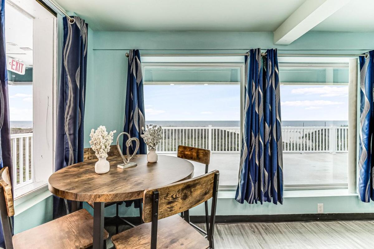 Seaside Boutique Hotel, Waves At Your Doorstep ポート・アランサス エクステリア 写真